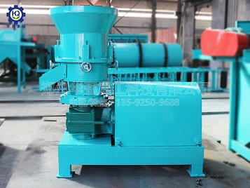 平模擠壓造粒機(jī)